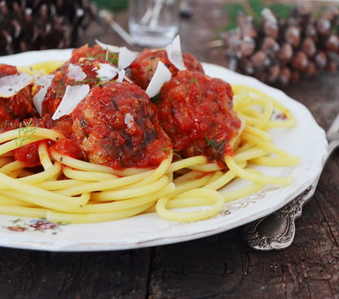 BOULETTES DE VIANDE AU FENOUIL ET À LA SAUCE TOMATE