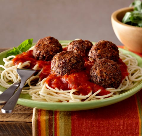 Boulettes Végé à L’ail et au Parmesan sur Spaghetti