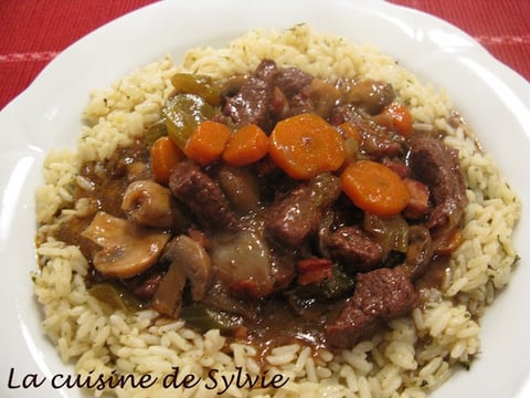 Bourguignon D'orignal (chevreuil) aux Légumes