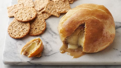 Brie aux Pommes en Pâte Feuilletée