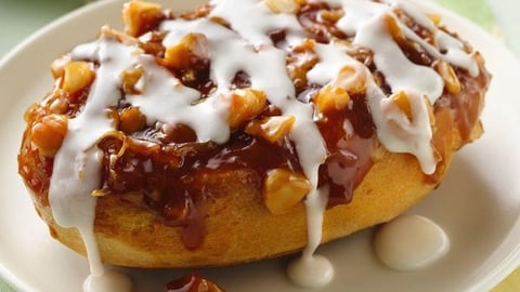 Brioches au Caramel et aux Noix de Macadamia
