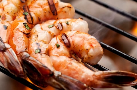 BROCHETTES DE CREVETTES À LA MANGUE