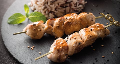 Brochettes de Lotte Relevées à la Moutarde d'ail et de Poivrons