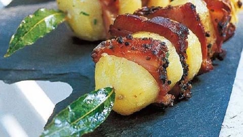 Brochettes de Pommes de Terre au Lard