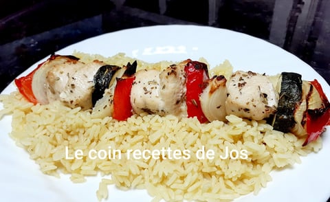 BROCHETTES DE POULET MÉDITERRANÉEN