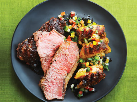 Brochettes de Steak Grillé et  de Poulet, Salsa à la Tomate 