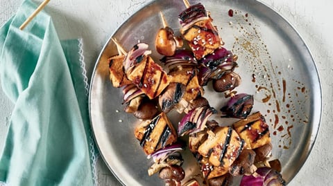 Brochettes de Tofu Tamari, Sésame et Orange