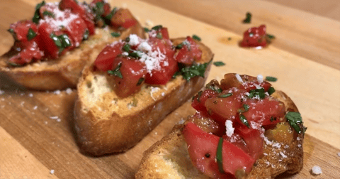 Bruschetta Italienne aux Tomates sur Croutons à l'ail Maison