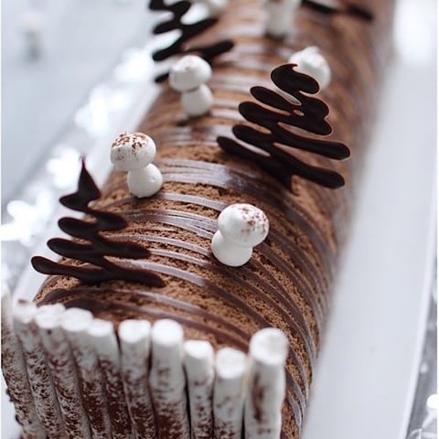 Bûche Chocolat Noir et Coeur de Crème Brûlée