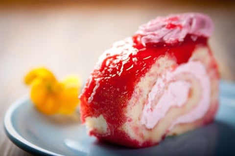 Bûche à la Mousse de Fraises