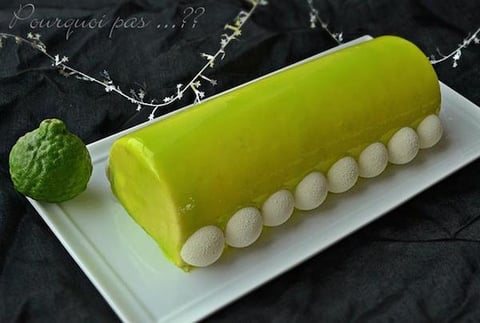 Bûche Combava, Citron, Amandes