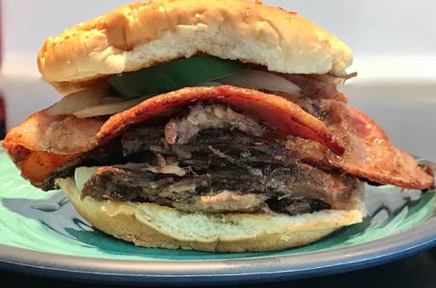 Burger de Boeuf Effiloché et Bacon