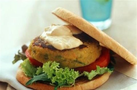 Burger de Soja à la Salade et Hoummous
