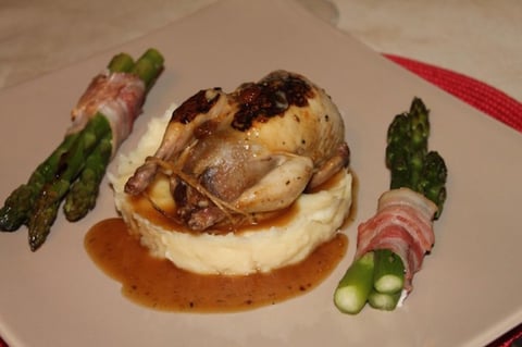Cailles Farcies aux Fruits Secs et Purée de Patates Douces