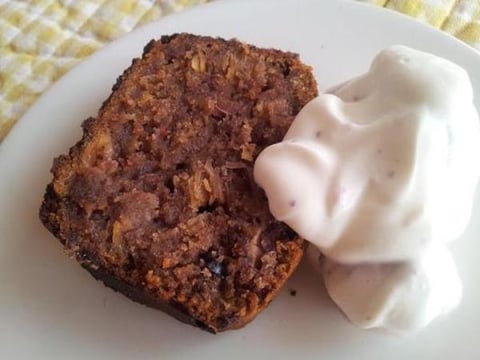 Cake à la Banane, à la Confiture de Myrtilles et Amandes