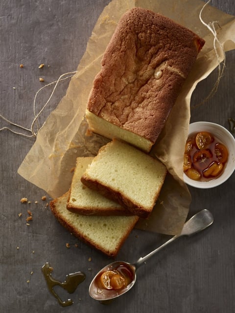 CAKE AU YOGOURT LIBERTÉ, À LA VANILLE ET À LA FLEUR D’ORANGER