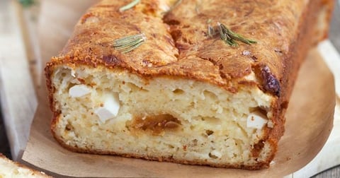 Cake Végétarien Figues, Romarin et Feta
