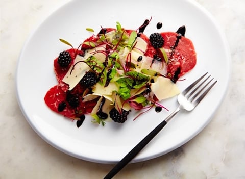 Carpaccio de Boeuf et copeaux de Cheddar
