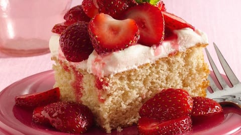 Carrés de Gâteau Sablé aux Fraises