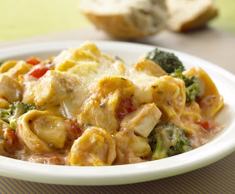 Casserole de Pâtes et de Poulet à la Sauce Rosée