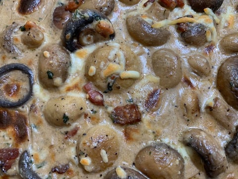 Champignons à l'ail Crémeux et Bacon dans une Sauce au Fromage Parmesan Alléchante