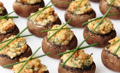 CHAMPIGNONS FARCIS AU FROMAGE DE CHÈVRE