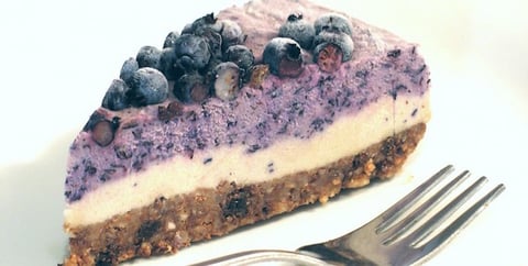 Cheesecake Cru au Faux-mage aux Bleuets (myrtilles) sans gluten, sans produits laitiers