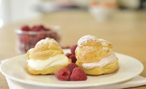Choux à la Crème au Citron et aux Framboises