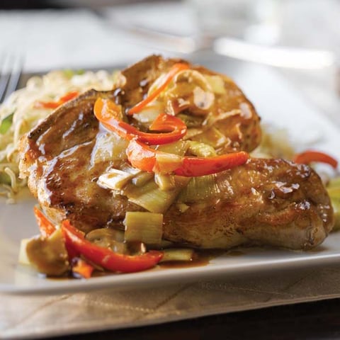 Côtelettes de Porc Recouvertes de Légumes
