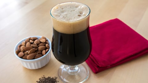 COCKTAIL À LA STOUT ET AU CARVI