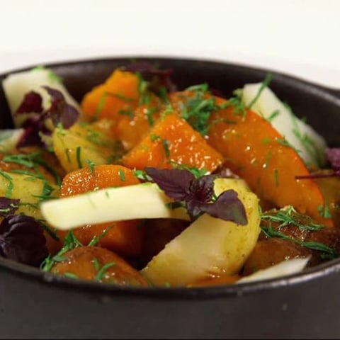 Cocotte de Rognon de Veau aux Épices, Fricassée de Légumes Racines