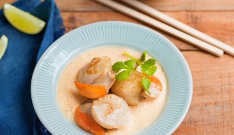 Coquilles Saint-Jacques au Lait de Coco Façon Thaïe