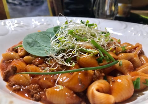 Coquilles Sauce à la Viande et Tomates