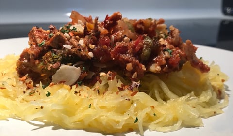 Courge Spaghetti Effiloché et Sauce Végétarienne