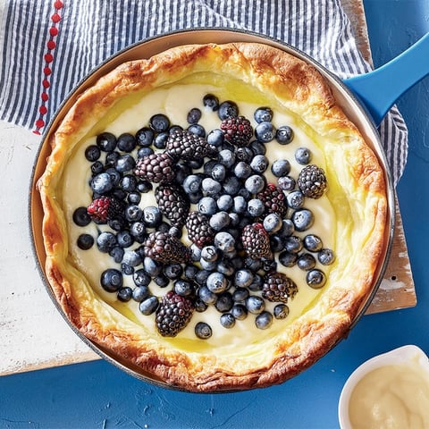 Crêpe Soufflée à la Crème Pâtissière et aux Petits Fruits