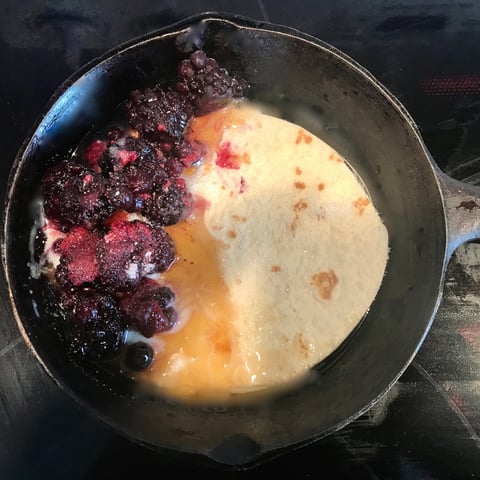 Crêpes aux Fruits Crème et Sirop D'érable