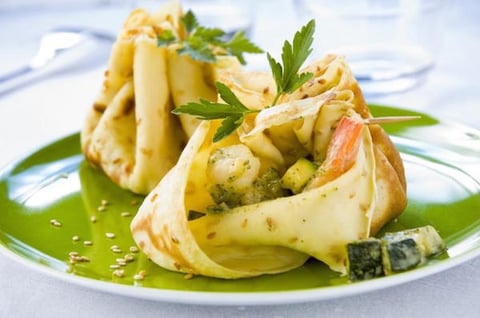 Crêpes Croquantes au Sésame et Crevettes Poêlées Ail Persil (menu St-Valentin)