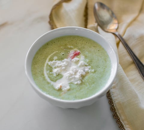 CRÈME D’ASPERGES & GARNITURE DE CRABE