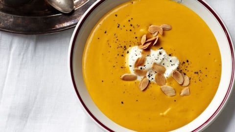 Crème de Butternut au Curcuma