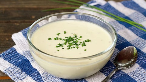 CRÈME DE CHOU-FLEUR À LA BIÈRE BLONDE ET AU CHEDDAR