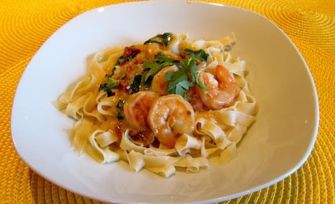Crevettes en Sauce sur Pâtes Fraîches