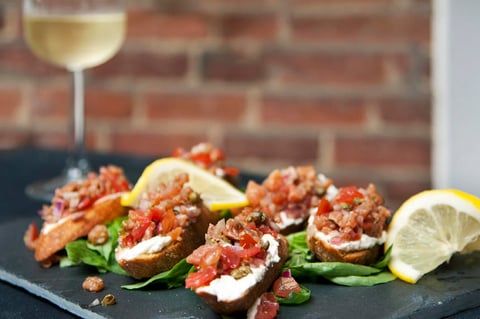Crostonis de Bruchetta au Saumon Fumé