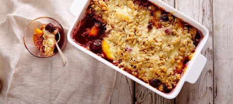 Croustillant aux Pêches aux Cerises et au Havarti