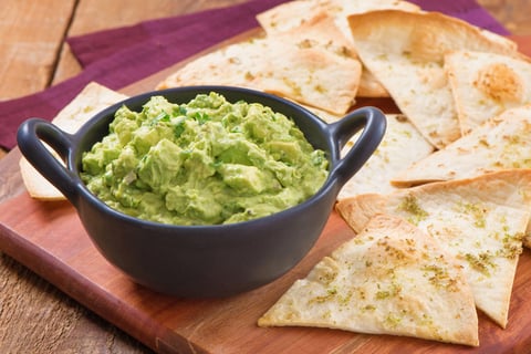 Croustilles de Tortillas et Guacamole aux Chipotles Maison
