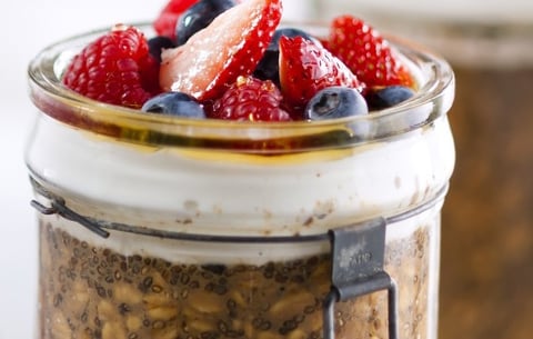 Déjeuner au Yogourt dans un Pot