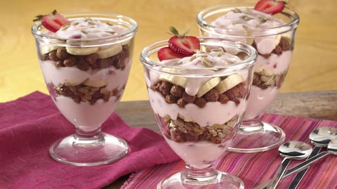 Déjeuner Croquant aux Bananes et aux Fraises