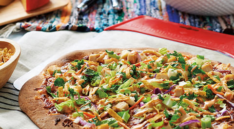 Deux Pizzas au Fromage et au Poulet BBQ