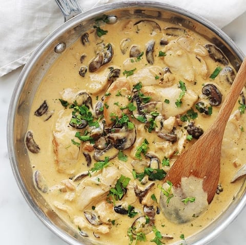 Emincé de Poulet Sauce Crémeuse Champignons
