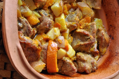 Epaule de Veau aux Épices Pommes de Terre et Potimarron Cuisson en Romertopf