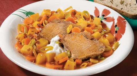 ÉPAULE DE VEAU BRAISÉE AUX LÉGUMES D’AUTOMNE